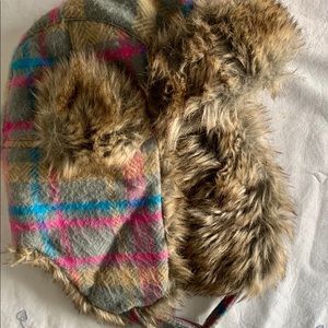 Papillon adjustable chin strap winter hat OS